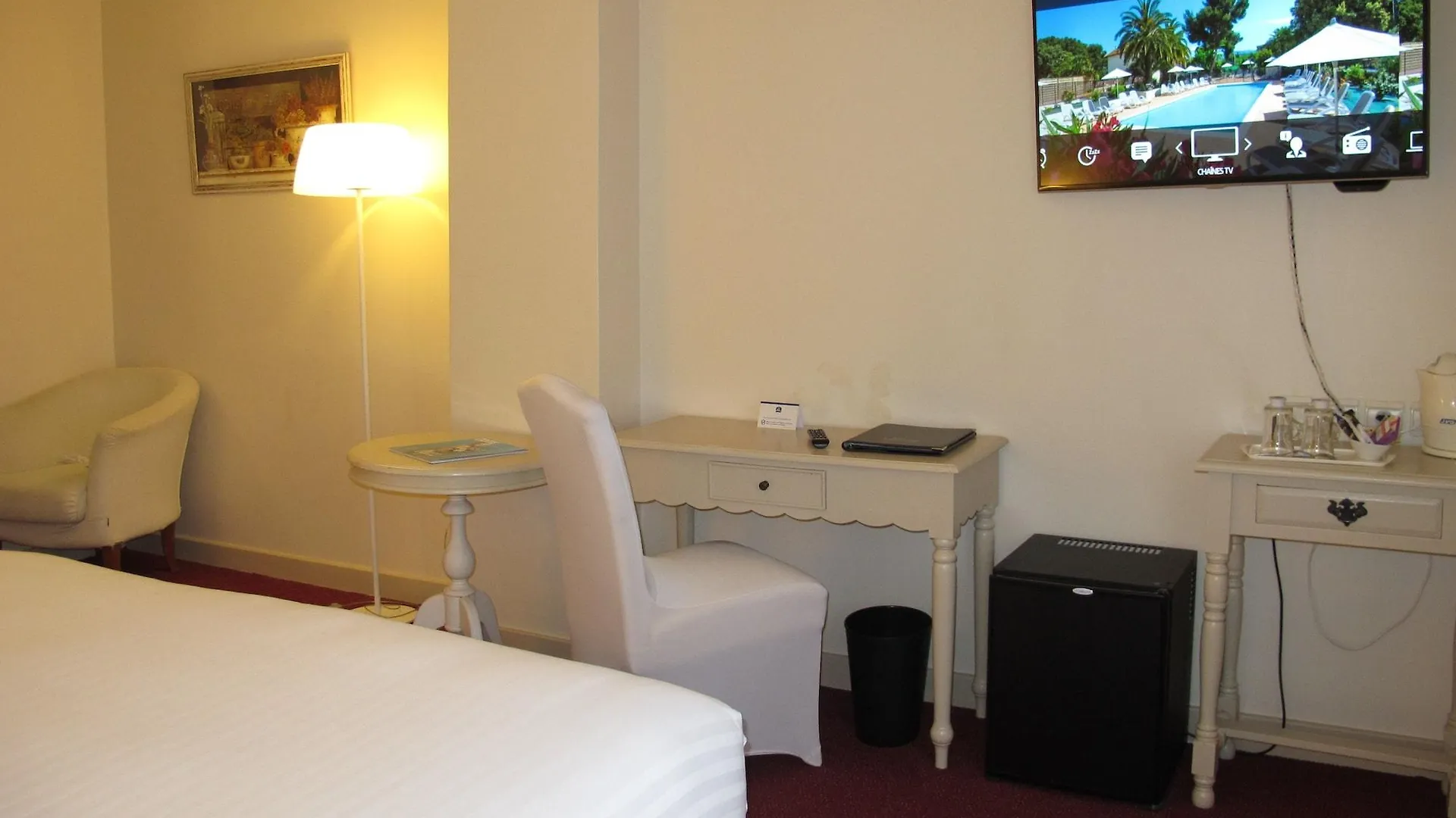 Hotel Sanary, Soleil Et Jardin - Renovation Hiver 2024-25