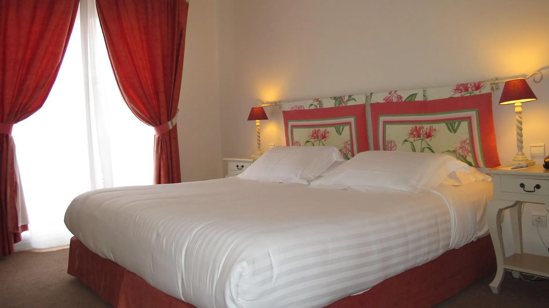 ****  Hotel Sanary, Soleil Et Jardin - Renovation Hiver 2024-25 Frankrijk