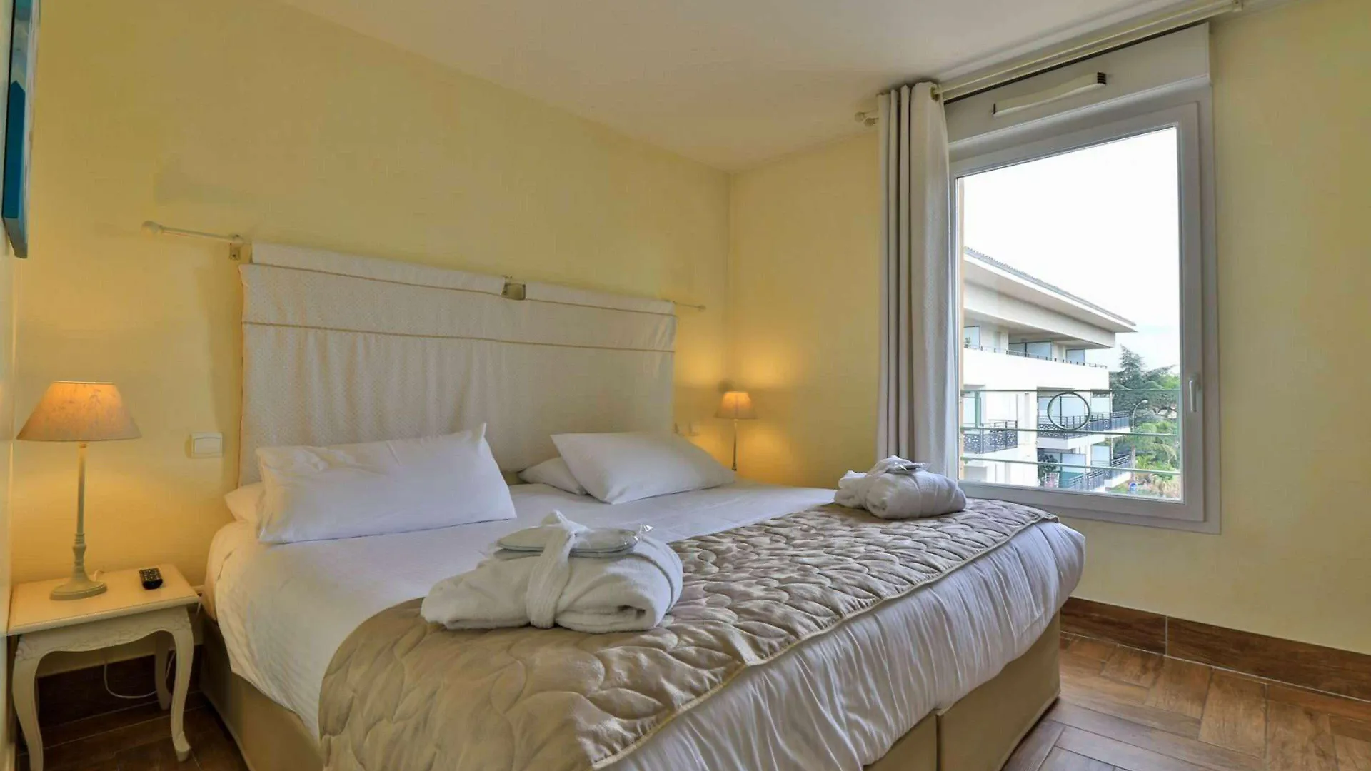 Hotel Sanary, Soleil Et Jardin - Renovation Hiver 2024-25