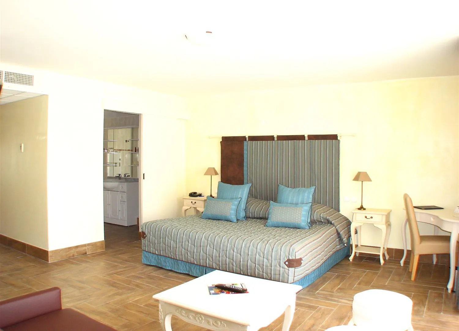 ****  Hotel Sanary, Soleil Et Jardin - Renovation Hiver 2024-25 Frankrijk