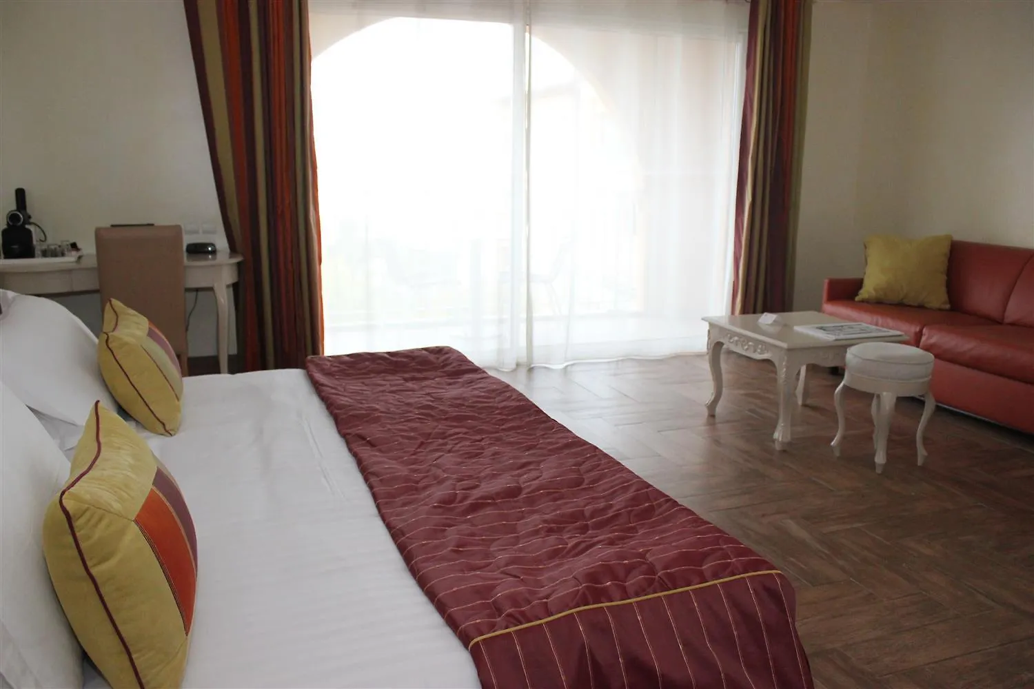 Hotel Sanary, Soleil Et Jardin - Renovation Hiver 2024-25