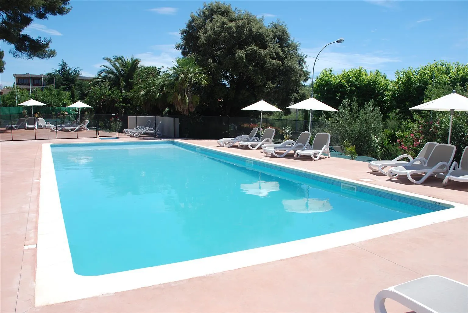 Hotel Sanary, Soleil Et Jardin - Renovation Hiver 2024-25