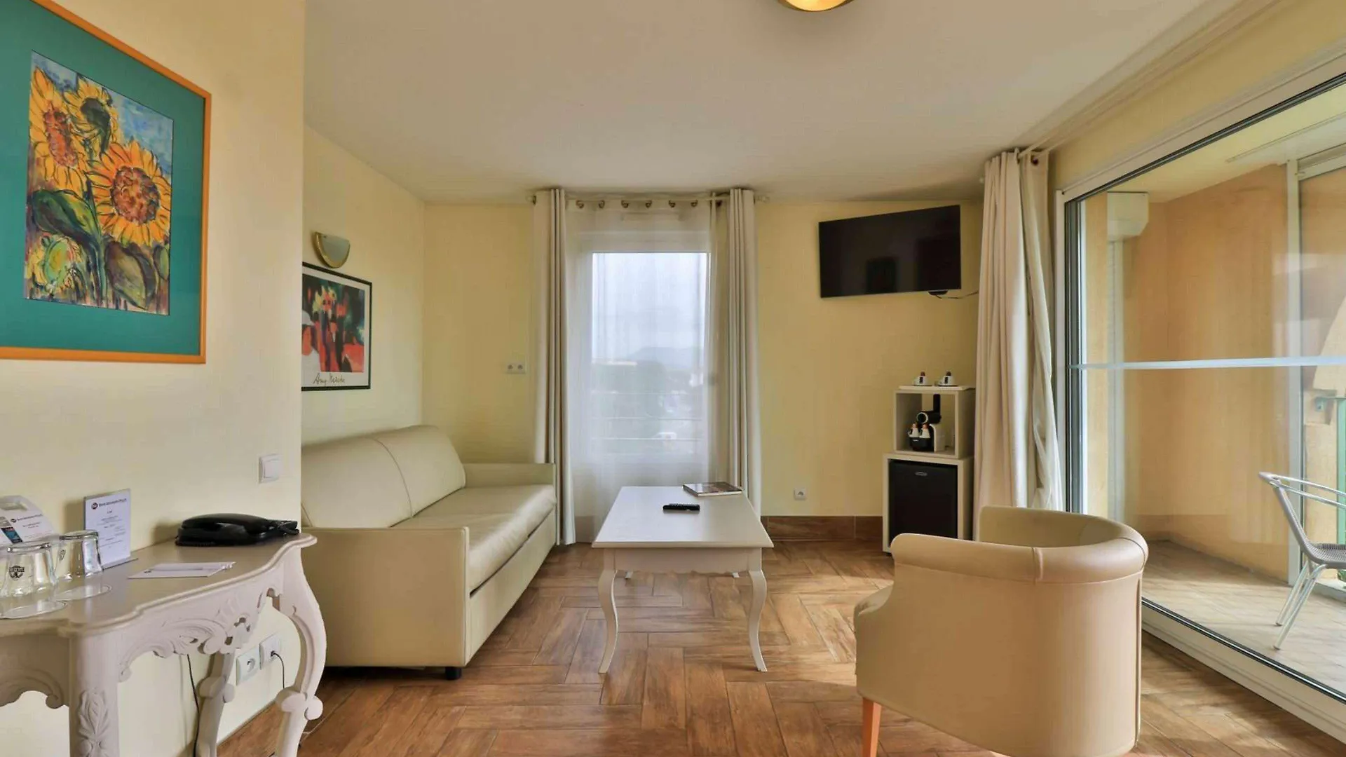 Hotel Sanary, Soleil Et Jardin - Renovation Hiver 2024-25