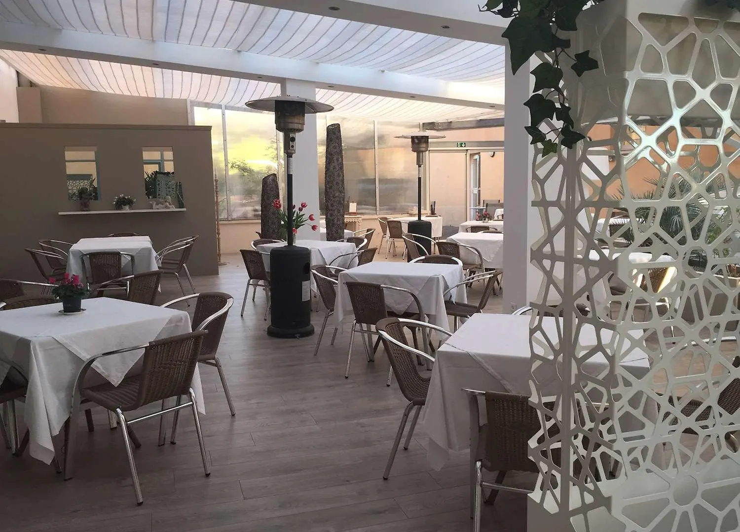 Hotel Sanary, Soleil Et Jardin - Renovation Hiver 2024-25 France