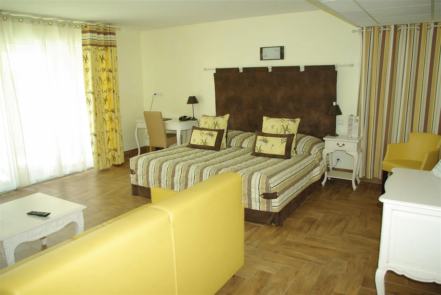 Hotel Sanary, Soleil Et Jardin - Renovation Hiver 2024-25